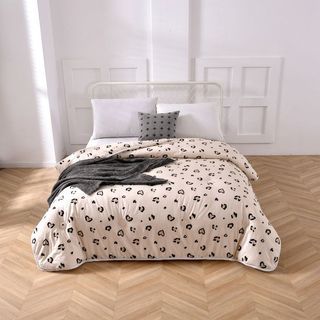 TRUFFLE ESSENTIAL ผ้านวม ขนาด  6 ฟุต รุ่น GJ12  สีเบจ